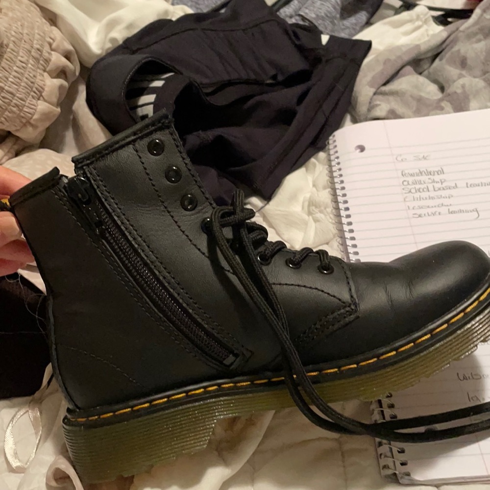 Doc martens wore twice in good condition